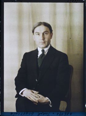 Image représentant Monsieur  https://musee-albert-kahn.s-museum.fr/home/NWQ2OTAwYzNmYjZlZTk1ZWQwODJmMjY4L2dlbmVyaWMtbm90aWNlLXRhYi9hdXRob3JpdHkvNjE3YTc5ZjVjZjhiODk2OGIzMzM3ZDIx/5d6900c3fb6ee95ed082f268/generic-notice-tab/authority/617a79ebcf8b8968b3336dbc Joseph Gobetchia