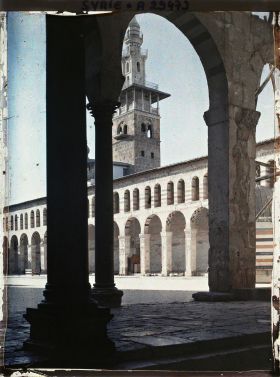 Image représentant Vue depuis les portiques de la façade est de la mosquée des Omeyyades