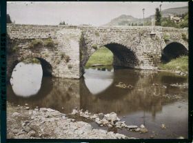 Image représentant Le pont Vieux enjambant le Dolaizon