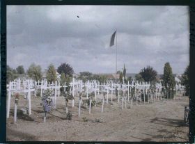Image représentant France, Verdun, Vue d'ensemble ou Cimetière, vue vers le Cimetière Civil