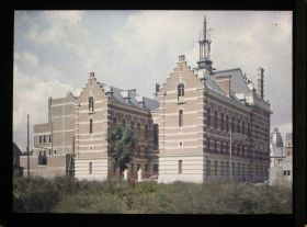 Image représentant France, Lens, Hôtel de Ville, derrière du Monument