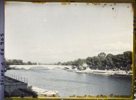 Image représentant Le ciel de Paris le jour de la signature du pacte Briand-Kellogg (vue sur le pont des Invalides depuis le port de la Conférence)