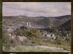 Image représentant Vue générale de la ville et de la vallée de l'Aveyron