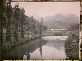 Image représentant France, Bidarray, Vue prise du Vieux Pont vers l'aval