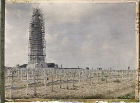 Image représentant Le monument aux morts du cimetière de Notre-Dame de Lorette