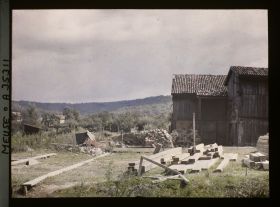 Image représentant France, Les Islettes, Ruines aux abords de l'Eglise