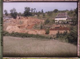 Image représentant France, Sarlat, Après Sarlat la mine (filon) de terre de Sienne ocre