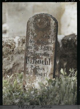 Image représentant Pierre tombale allemande du grenadier Rochl mort le 15 mars 1915