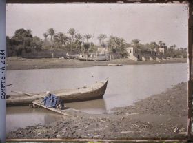 Image représentant Bac de passage fluvial entre l'île de Rôdah et le centre de la ville
