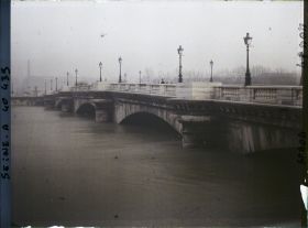 Image représentant La crue de la Seine au pont de la Concorde