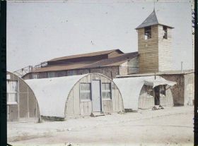 Image représentant France, Péronne, L'Eglise provisoire en Construction