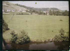 Image représentant Vue sur la plaine, avec la Cère au premier plan