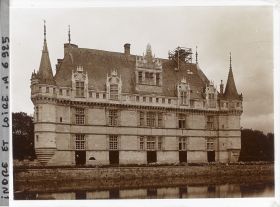 Image représentant Vue d'ensemble de la façade ouest du château