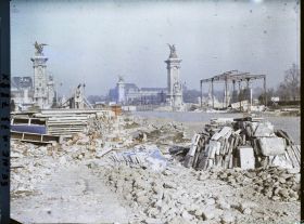 Image représentant L'exposition des arts décoratifs, démolition des pavillons sur l'esplanade des Invalides