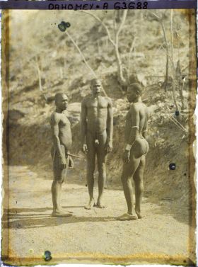 Image représentant Trois hommes somba