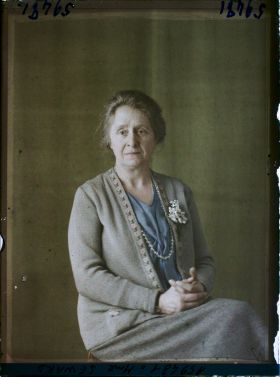 Image représentant https://musee-albert-kahn.s-museum.fr/home/NWQ2OTAwYzNmYjZlZTk1ZWQwODJmMjY4L2dlbmVyaWMtbm90aWNlLXRhYi9hdXRob3JpdHkvNjE3YTc5ZjVjZjhiODk2OGIzMzM3ZDIx/5d6900c3fb6ee95ed082f268/generic-notice-tab/authority/617a79ebcf8b8968b33377df Madame A.C. Seward