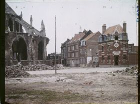 Image représentant France, Armentières, Nouvelles maisons et abside de St Waast