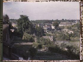 Image représentant Un coin de la ville, vu de la terrasse de l'église vers le nord-est