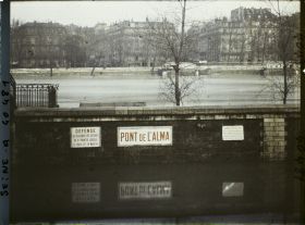 Image représentant Les quais de la gare du Pont de l'Alma inondés par la crue de la Seine