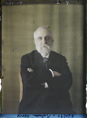 Image représentant Le professeur  https://musee-albert-kahn.s-museum.fr/home/NWQ2OTAwYzNmYjZlZTk1ZWQwODJmMjY4L2dlbmVyaWMtbm90aWNlLXRhYi9hdXRob3JpdHkvNjE3YTc5ZjVjZjhiODk2OGIzMzM3ZDIx/5d6900c3fb6ee95ed082f268/generic-notice-tab/authority/617a79ebcf8b8968b3336990 Broca