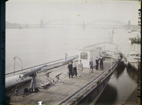 Image représentant Allemagne, Düsseldorf, Occupation Française, Le Pont du "Brhentein" bateau réquisitionné par la France