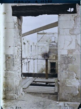 Image représentant Ruines des hospices civils, rue Eugène Wiet (?)