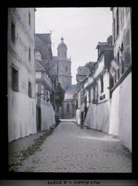 Image représentant La rue du Lait avant le passage de la procession de la Fête-Dieu