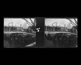 Image représentant Passagers de 3emes classes sur l'entrepont et passagers des 2emes classes sur la passerelle