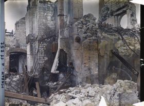 Image représentant Les ruines d'une forge, rue des Trois Raisinets