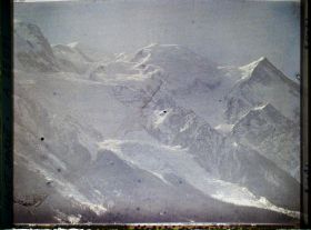 Image représentant France Les Alpes, Vallée de Chamonix. Lever de Soleil s/ le Mt Blanc, le Dome et l'aiguille du Goûter 10 heures