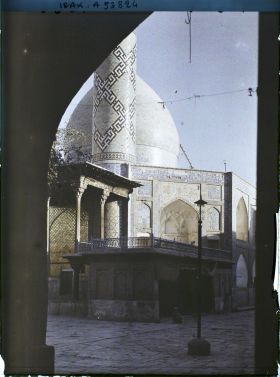 Image représentant La cour de la mosquée Abbas