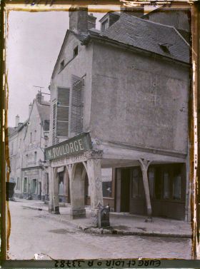 Image représentant La maison penchée, 1 place de l'Etape-au-Vin