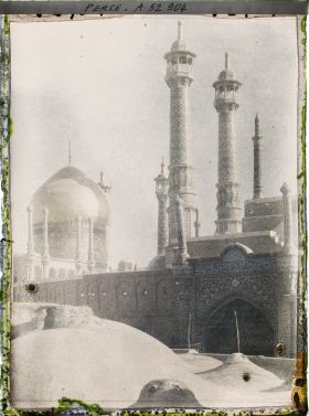 Image représentant Une des portes du sanctuaire de Fatima Masoumeh