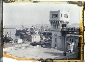 Image représentant Le port et les grands ascenseurs