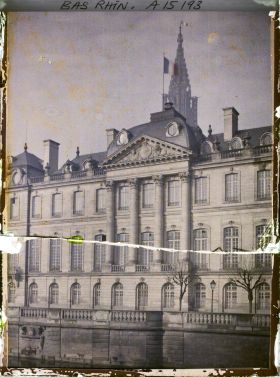 Image représentant France Alsace, Strasbourg, Le Palais de Rohan et la flèche de la Cathédrale du dernier plan