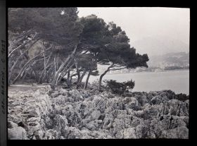 Image représentant Vue s/ Menton, prise de la rte du Cap