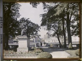 Image représentant La statue de Jean-Jacques Rousseau sur l'île Rousseau