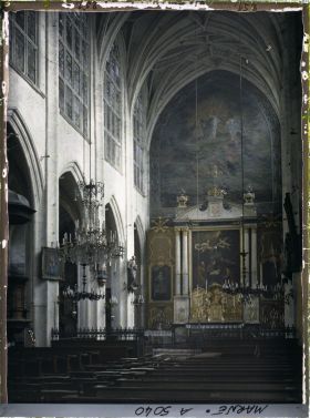Image représentant La nef et le chœur de l'église Saint-Denis