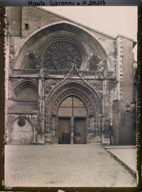 Image représentant La porte de la cathédrale Saint-Etienne