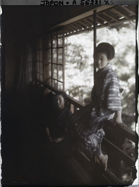 Image représentant Jeunes employées de l'auberge