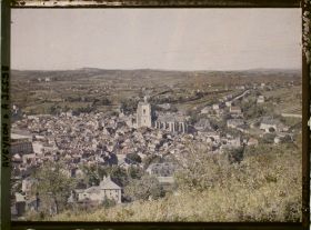 Image représentant Vue générale de la ville, prise de la route du Rieupeyroux (actuelle avenue Raymond Saint-Gilles)