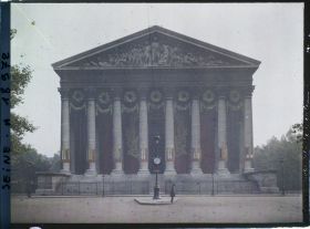 Image représentant La Madeleine au lendemain des fêtes de la Victoire des 13 et 14 juillet 1919