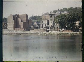 Image représentant Belgique, Dinant, Nouvelles maisons rive gauche de la Meuse