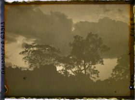Image représentant Crépuscule ou orage sur la montagne de Dassa
