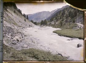 Image représentant La rivière Ova da Roseg dans la vallée de Roseg