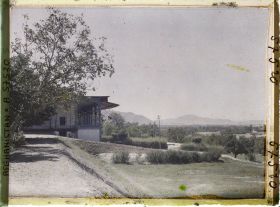 Image représentant La plaine de Dar-Ul-Aman (la porte d'Aman). Une villa (pavillon de Babour)