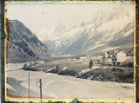 Image représentant France Les Alpes, Les Houches, Vallée de Chamonix - Les Houches, Vallée de Charme, l' Arve, les Aige du Dru et Verte, et petites et grandes Charmoz