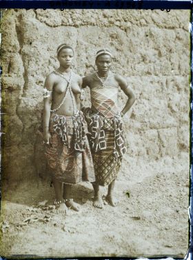 Image représentant Deux féticheuses de R'lan (?)