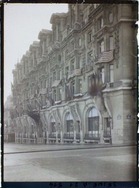 Image représentant L'hôtel Elysée-Palace au 103 avenue des Champs-Elysées, à l'angle de la rue Galilée