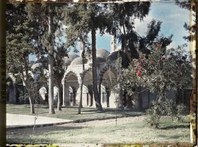 Image représentant Cour et bâtiments annexes de la Tekkiye es Suleymaniye